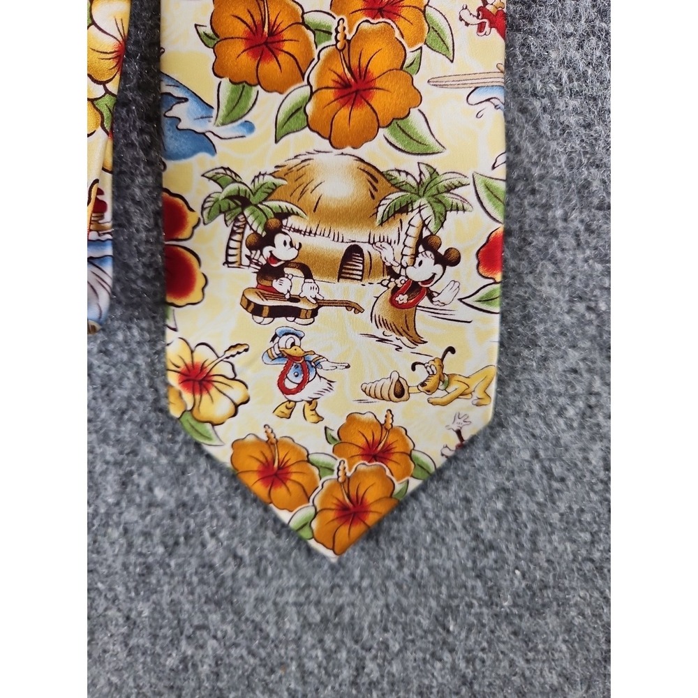 Disney Parks Necktie Mickey Mouse Minnie Donald Tropical Hawaiian Hibiscus 1465